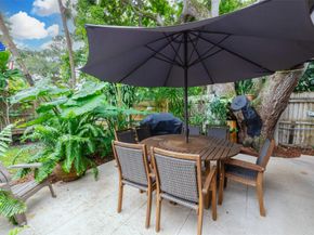 718 N Lakeside Dr, Lake Worth Beach FL 33460