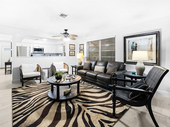 718 N Lakeside Dr, Lake Worth Beach FL 33460