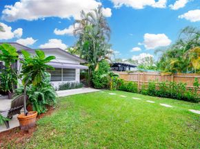 718 N Lakeside Dr, Lake Worth Beach FL 33460