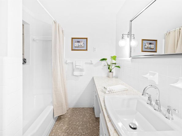 718 N Lakeside Dr, Lake Worth Beach FL 33460