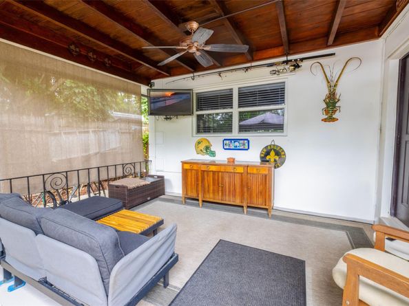 718 N Lakeside Dr, Lake Worth Beach FL 33460