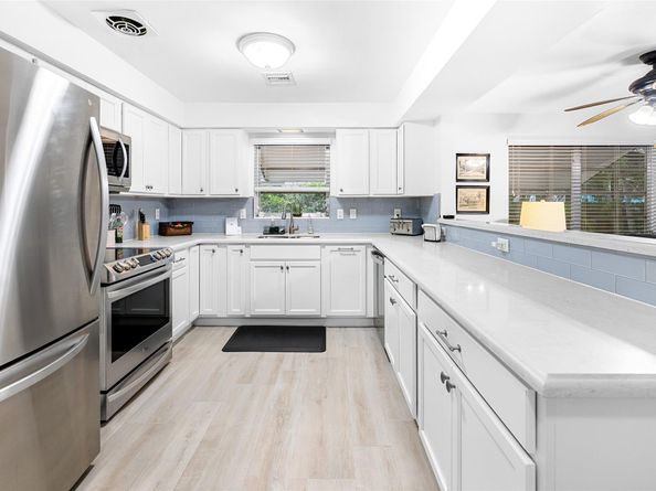 718 N Lakeside Dr, Lake Worth Beach FL 33460