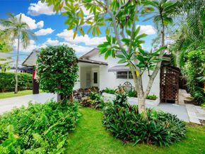 718 N Lakeside Dr, Lake Worth Beach FL 33460