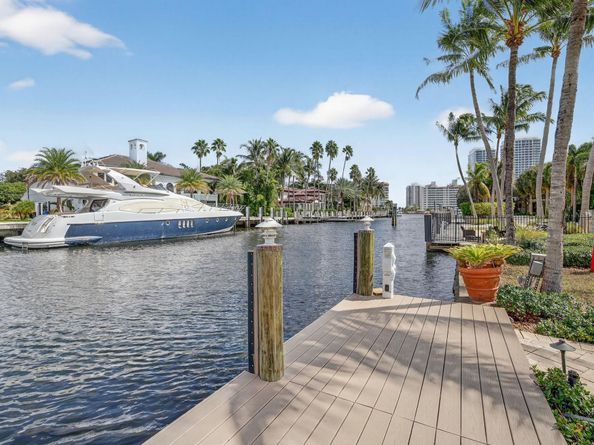 2630 Barcelona Dr, Fort Lauderdale FL 33301