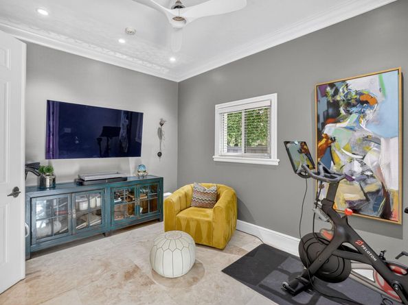 2630 Barcelona Dr, Fort Lauderdale FL 33301