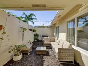 7003 NW 95th Ter, Tamarac FL 33321