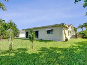 7003 NW 95th Ter, Tamarac FL 33321
