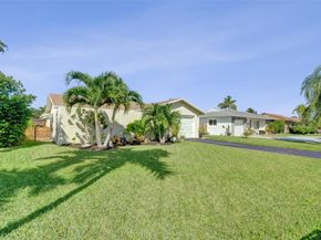 7003 NW 95th Ter, Tamarac FL 33321