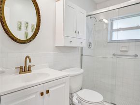 7003 NW 95th Ter, Tamarac FL 33321