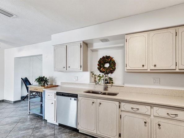 7003 NW 95th Ter, Tamarac FL 33321