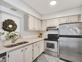 7003 NW 95th Ter, Tamarac FL 33321