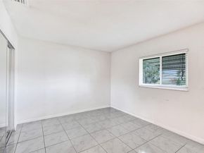 7003 NW 95th Ter, Tamarac FL 33321