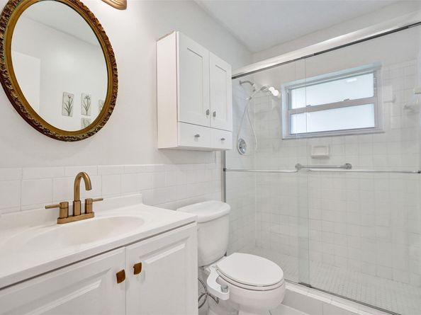 7003 NW 95th Ter, Tamarac FL 33321