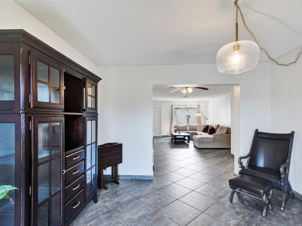 7003 NW 95th Ter, Tamarac FL 33321