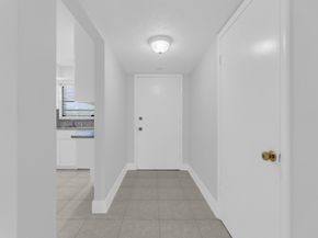 200 W Jacaranda Country Club Drive 3c, Plantation FL 33324