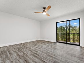 200 W Jacaranda Country Club Drive 3c, Plantation FL 33324