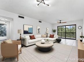 200 W Jacaranda Country Club Drive 3c, Plantation FL 33324