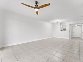 200 W Jacaranda Country Club Drive 3c, Plantation FL 33324