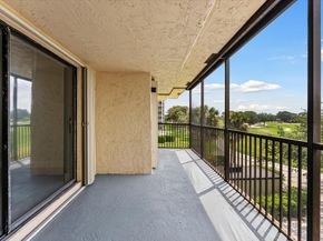 200 W Jacaranda Country Club Drive 3c, Plantation FL 33324
