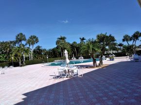 2911 Ashley Dr J, West Palm Beach FL 33415