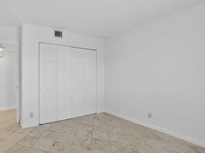 3041 N Oakland Forest Drive 103, Oakland Park FL 33309