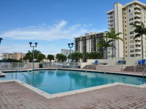3020 NE 32nd Avenue Ph1, Fort Lauderdale FL 33308