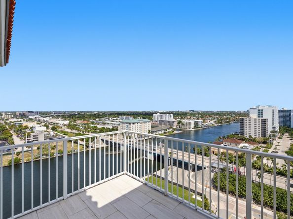 3020 NE 32nd Avenue Ph1, Fort Lauderdale FL 33308