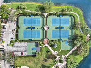 1141 Waterside Lane, Hollywood FL 33019