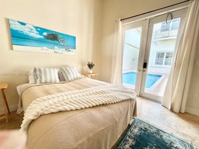 1141 Waterside Lane, Hollywood FL 33019