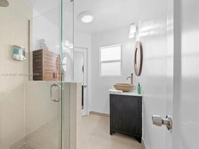 1617 NE 3rd Court, Fort Lauderdale FL 33301
