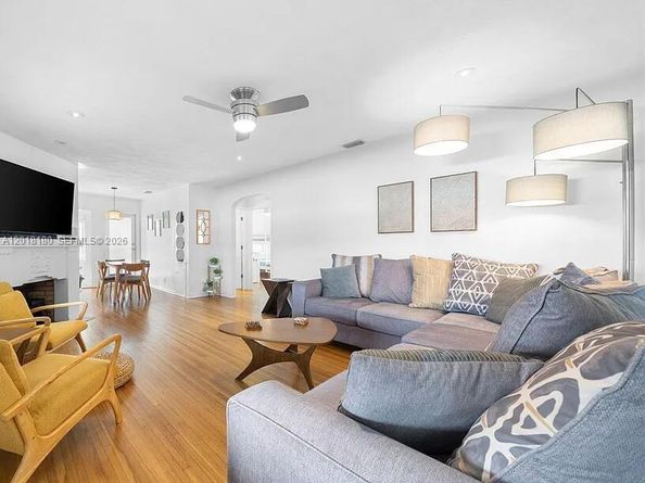 1617 NE 3rd Court, Fort Lauderdale FL 33301