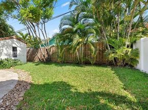 1617 NE 3rd Court, Fort Lauderdale FL 33301