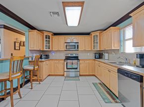 5201 SW 22nd St, West Park FL 33023