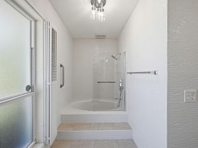 2810 NE 52nd Street, Fort Lauderdale FL 33308