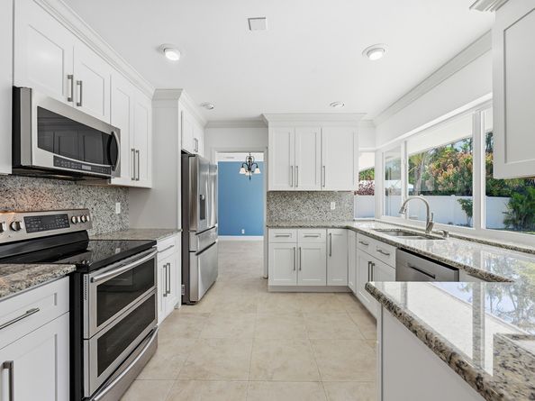2810 NE 52nd Street, Fort Lauderdale FL 33308