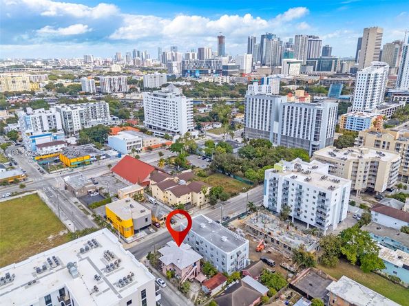 676 SW 1st Street, Miami FL 33130