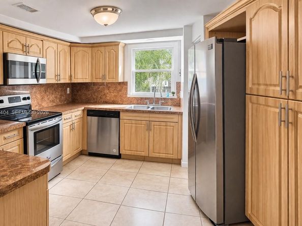 6713 SW 112th Court, Miami FL 33173