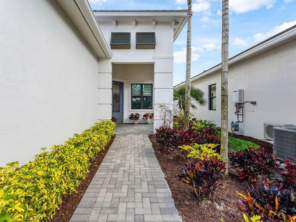 16047 Key Biscayne Lane, Westlake FL 33470