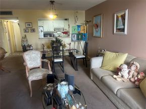 7118 Bonita Drive 704, Miami Beach FL 33141