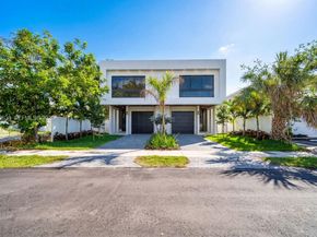 906 NE 17th Terrace, Fort Lauderdale FL 33304