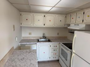 500 W Village Green Circle W 212, Palm Springs FL 33461