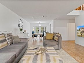 1051 SW 95th Terrace, Pembroke Pines FL 33025