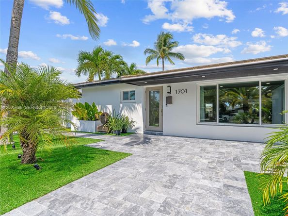 1701 SW 3rd Avenue, Pompano Beach FL 33060