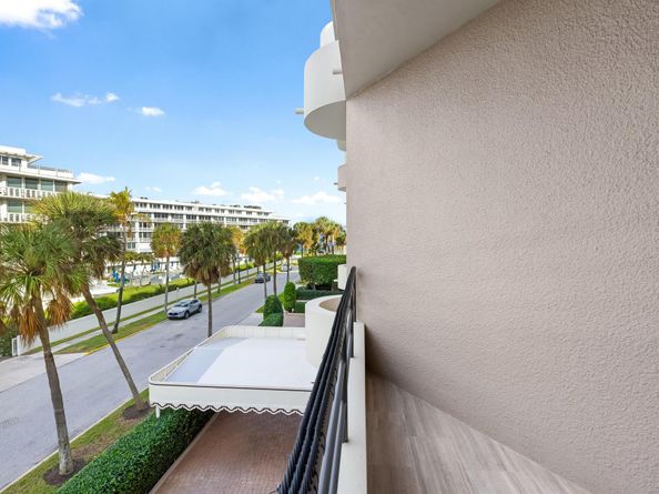 120 Sunset Avenue W 3a, Palm Beach FL 33480