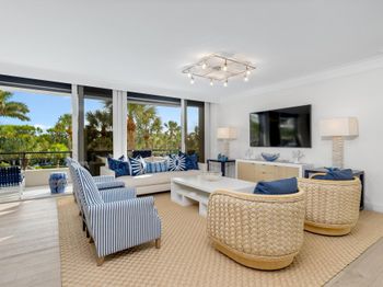 120 Sunset Avenue W