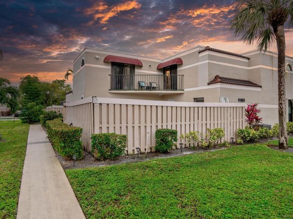 3715 Village Drive A, Delray Beach FL 33445