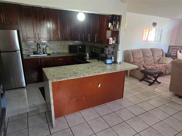 6103 Fletcher St, Hollywood FL 33023