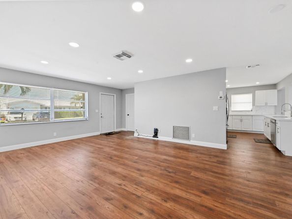 2110 SW 22nd Street, Boynton Beach FL 33426