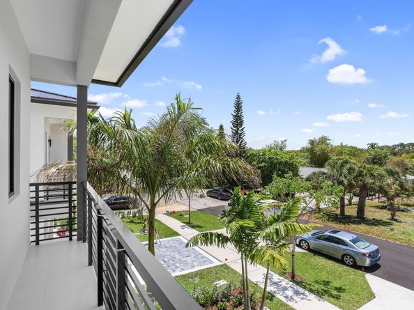 237 NE 11th Street, Delray Beach FL 33444