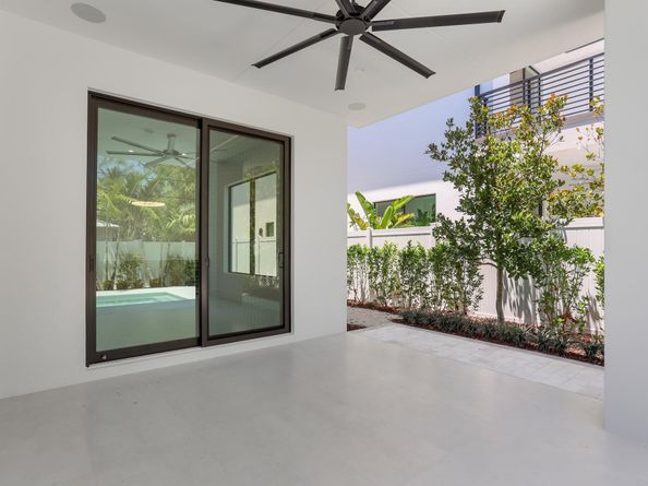 237 NE 11th Street, Delray Beach FL 33444